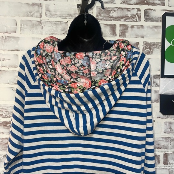 AMPERSAND AVE Blue and White Striped Hoodie - Picture 4 of 5